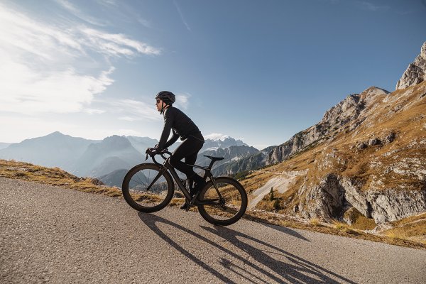 凯丰资本 报名费逼近2000元，马拉松之后，北上广中产迷上“烧钱”打铁